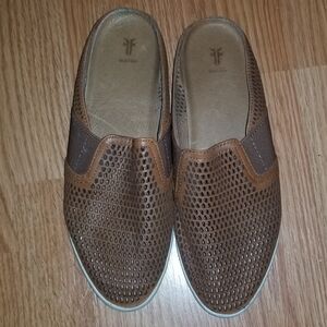 Frye Melanie Gore Perforated Cognac Leather Slip On Mule Shoe 7